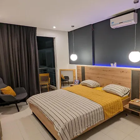 Apartment Luxury 2-bedroom Apt. With Seaview *