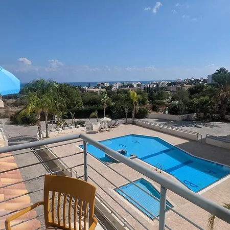 Apartment Luxury 2-bedroom Apt. With Seaview